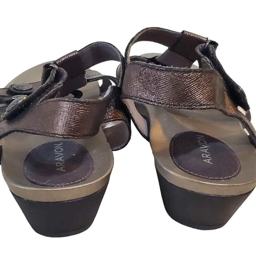 Aravon Rockport Standon‎ T Bar Metallic Size 11/42.5 Sandals CH0417 Adjustable